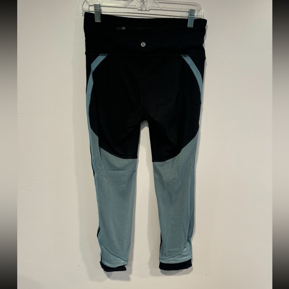 Black and blue lululemon mesh leggings - Picture 4 of 5